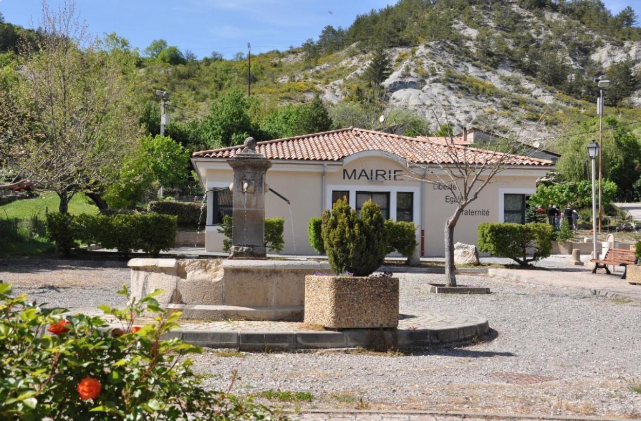 Auberge De Barret Sur Meouge Dış mekan fotoğraf